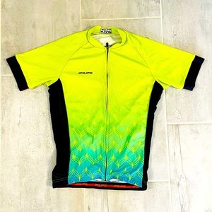 New bike cycling Tshirt. Size medium. Thin.